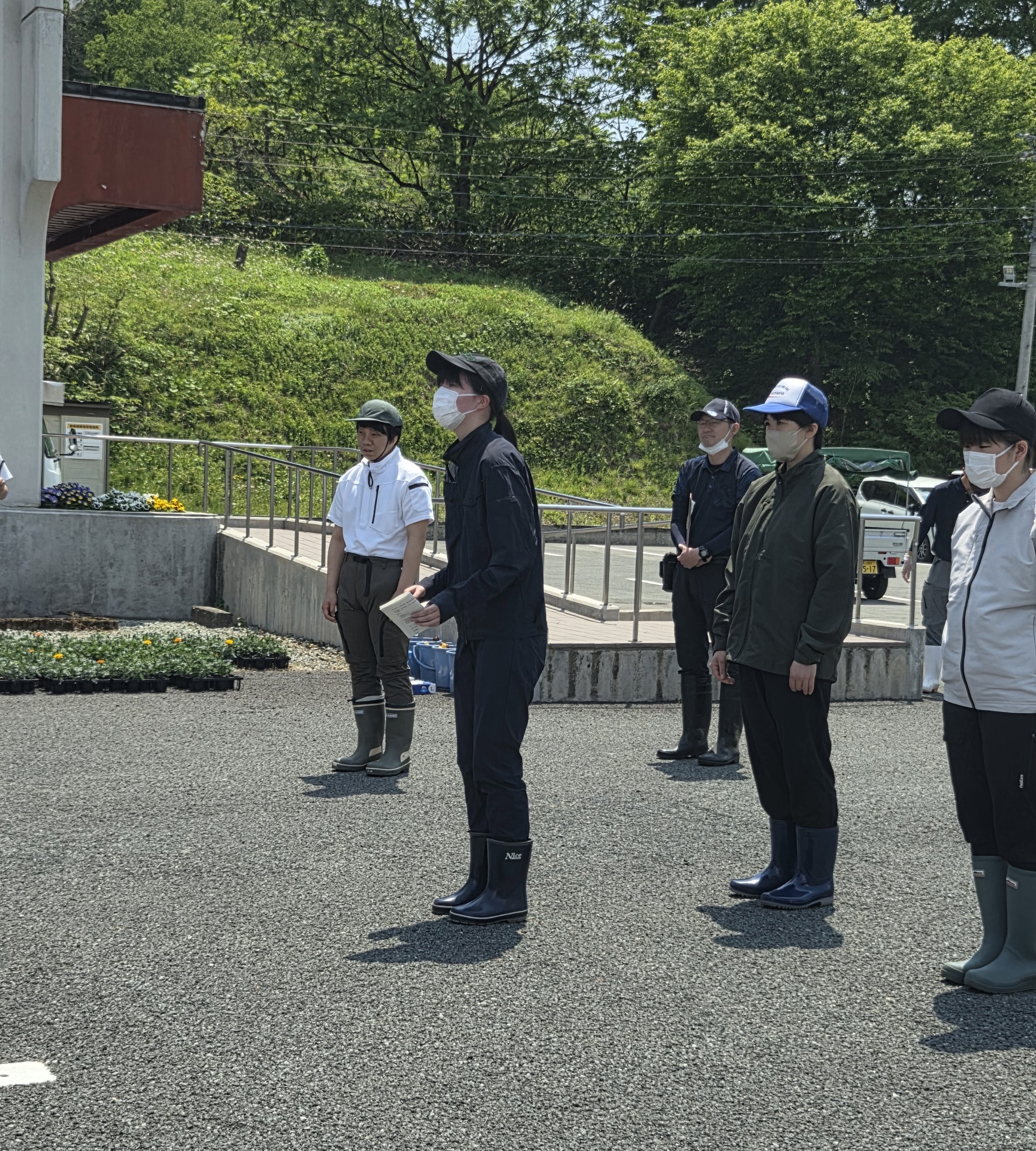 ①